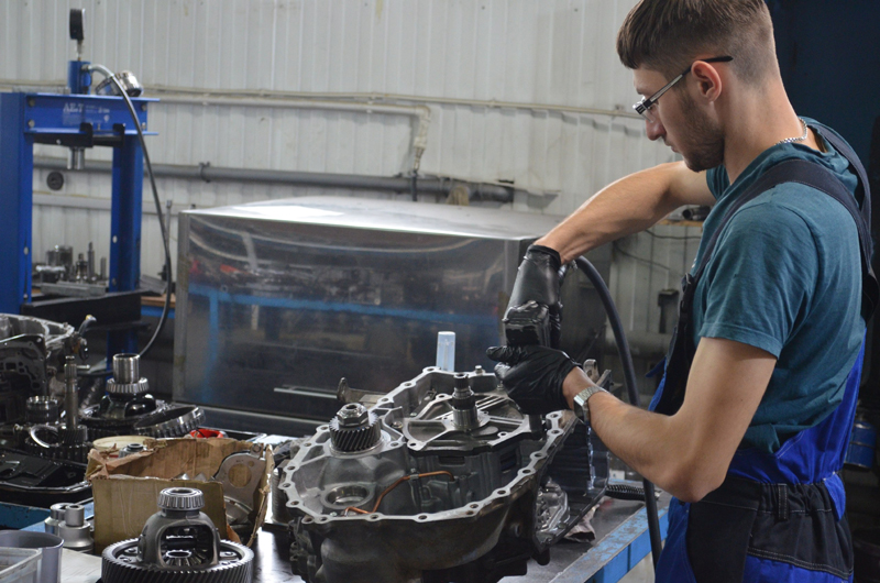Jac-automatic-transmission-repairman.jpg